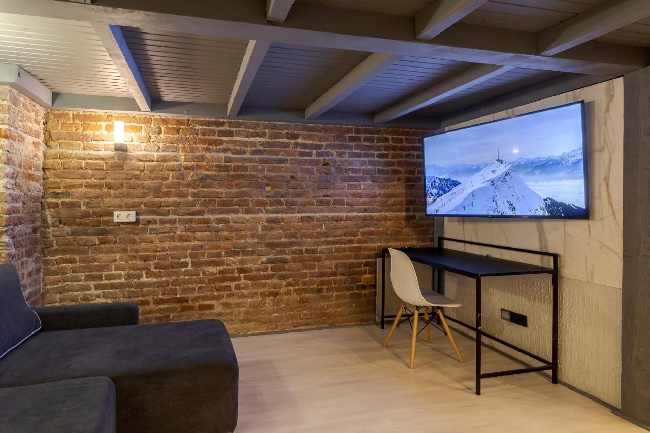 Lesi Apartment With Terrace إلفيف المظهر الخارجي الصورة